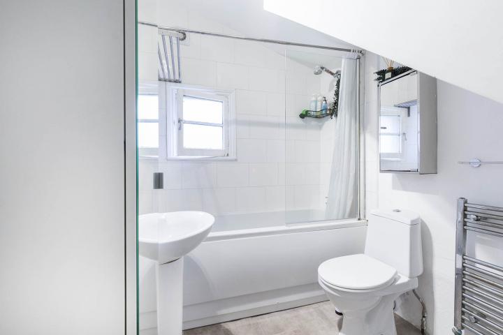 			1 Bedroom, 1 bath, 1 reception Flat			 Priory Road, WEST/SOUTH HAMPSTEAD